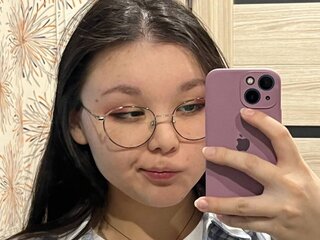 Online cam RowenaCrosslin